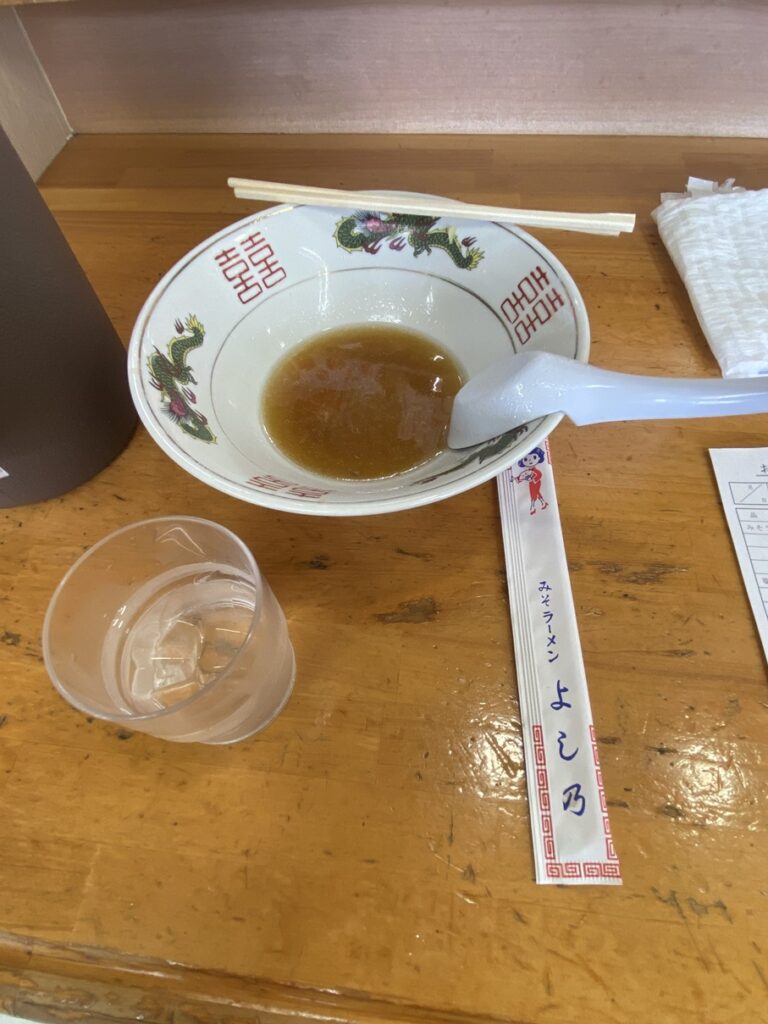 よし乃の醬油チャーシュー麺