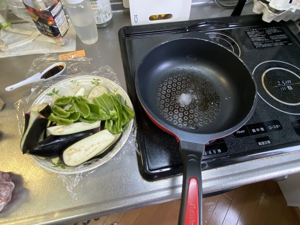 ナスと豚肉の炒め物