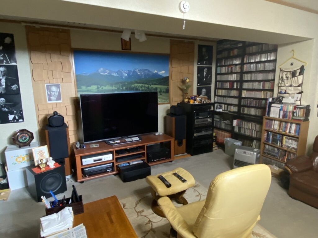 先生宅のコレクション部屋