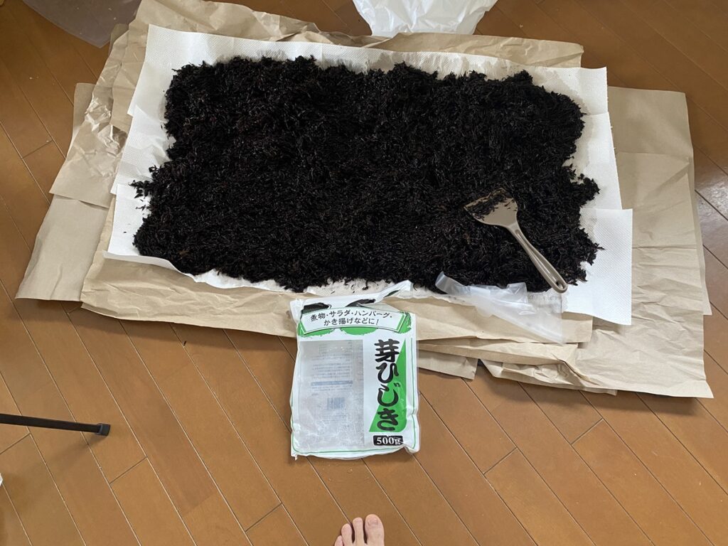 ゆでこぼしした芽ひじき