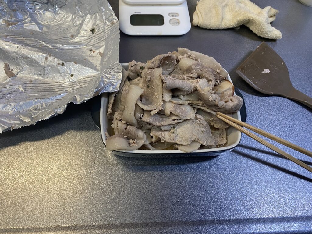 山盛りの豚ロース肉