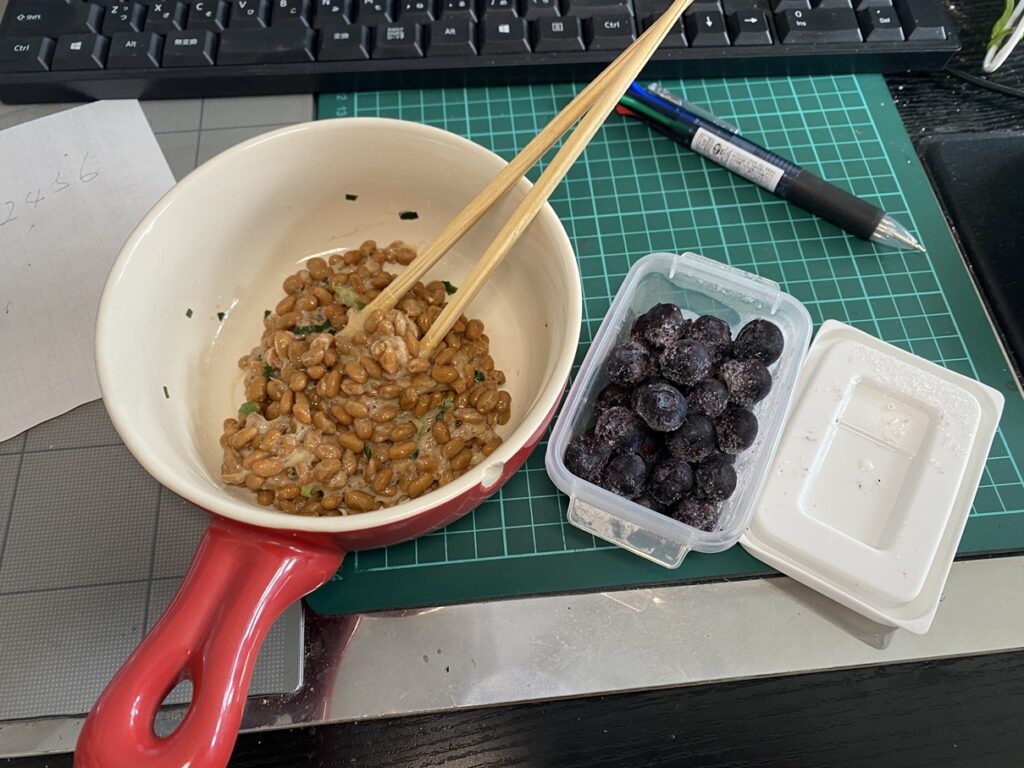 納豆とブルーベリー