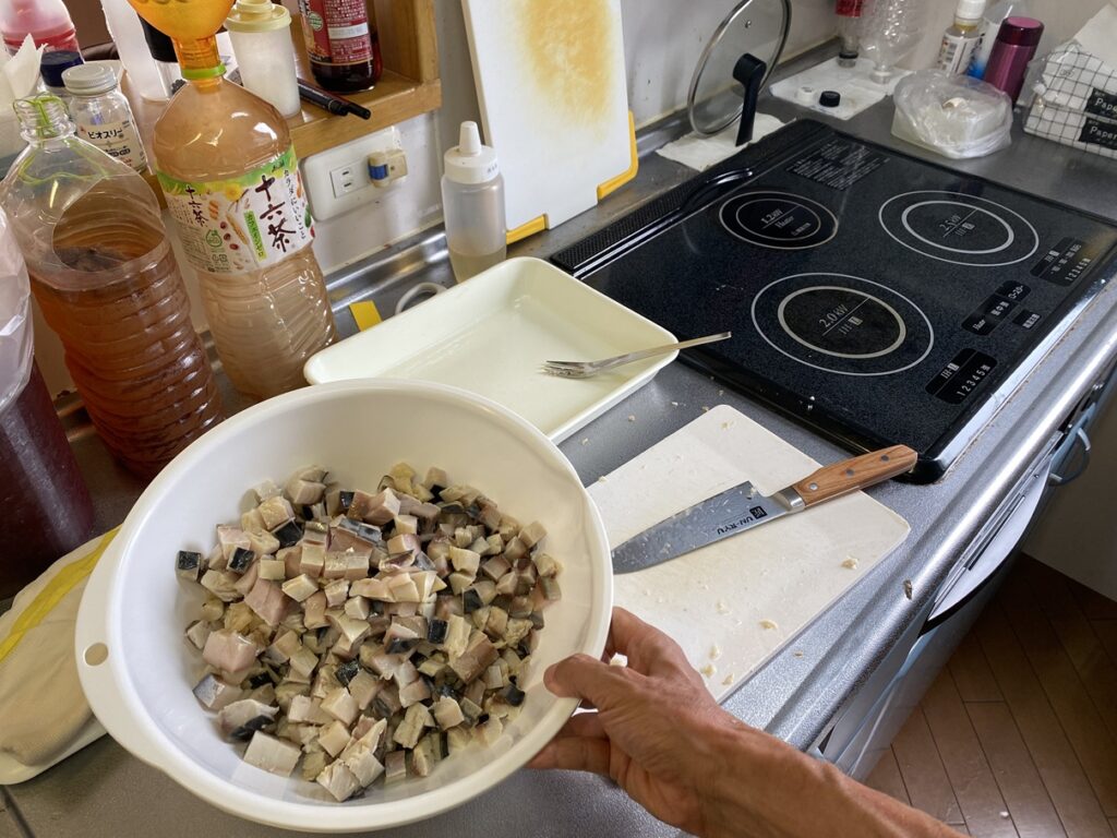 塩サバのサイコロ切り