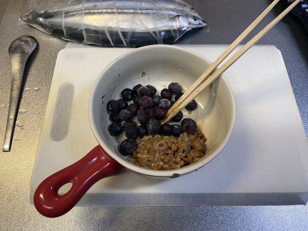 納豆とブルーベリー
