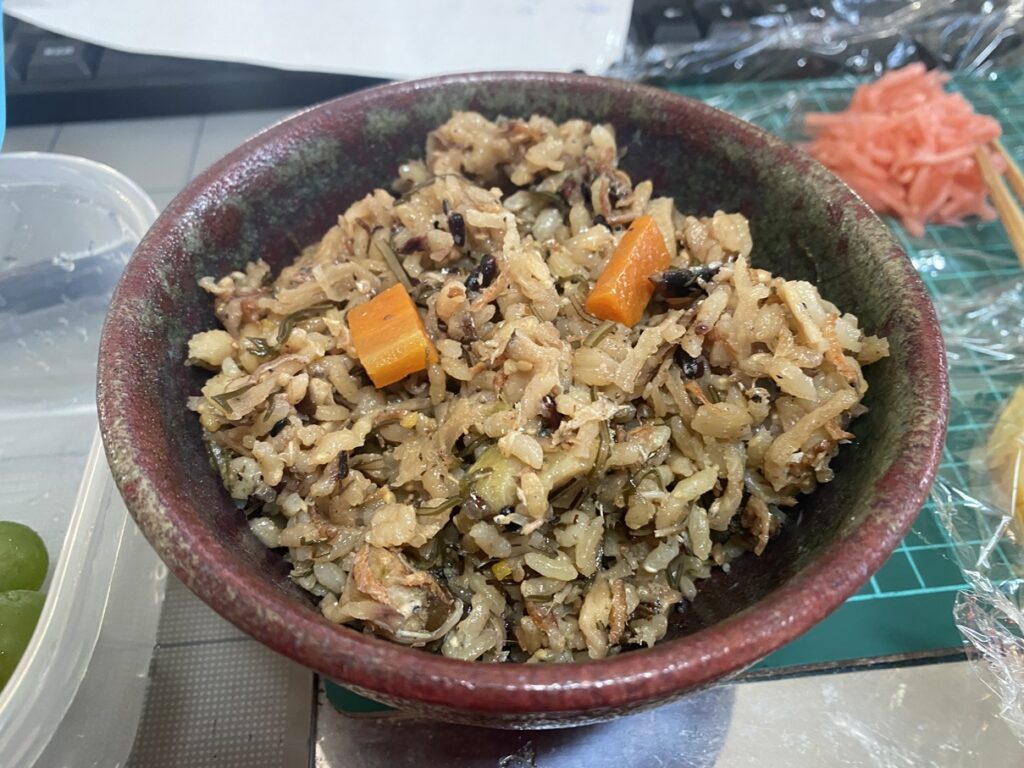 発芽玄米と雑穀の混ぜ込みご飯｜にんじん・昆布・切り干し大根入り栄養満点の健康食